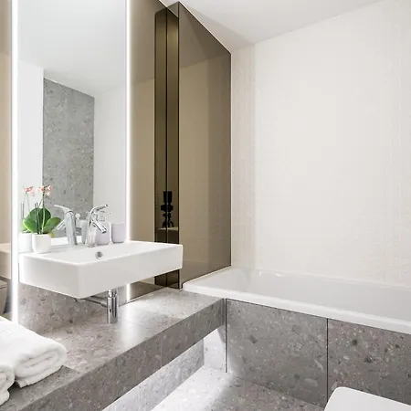 Luxury Near Promenada, 1br * Bükreş