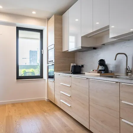 Luxury Near Promenada, 1br Apartment