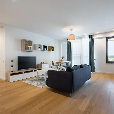 Luxury Near Promenada, 1br Bükreş