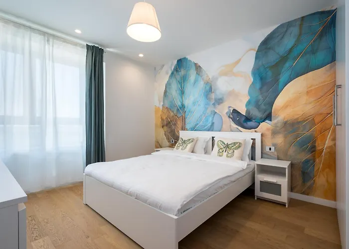Luxury Near Promenada, 1br Апартаменты Бухарест